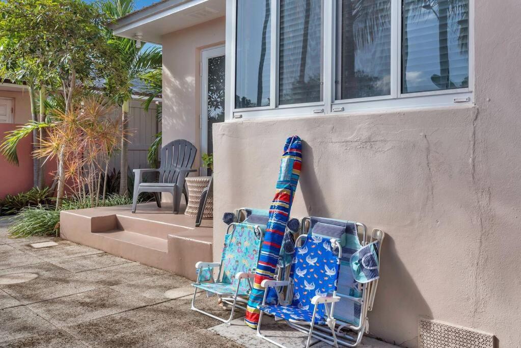 Art Deco Apt W Pool One Mile To Beach Pets Welcome Лейк-Уорт Экстерьер фото