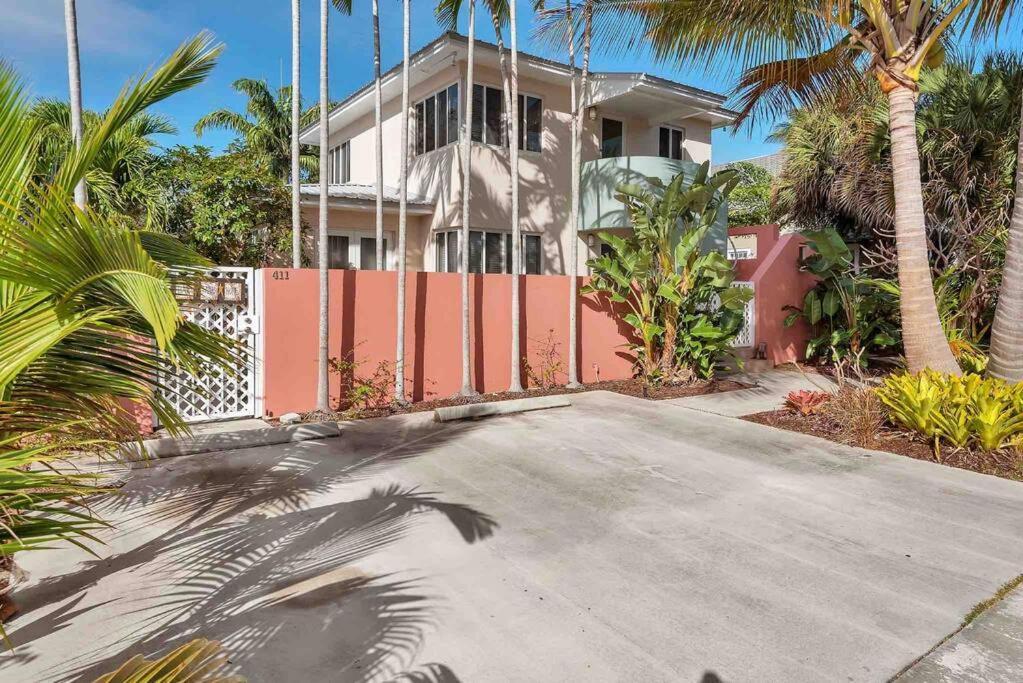 Art Deco Apt W Pool One Mile To Beach Pets Welcome Лейк-Уорт Экстерьер фото